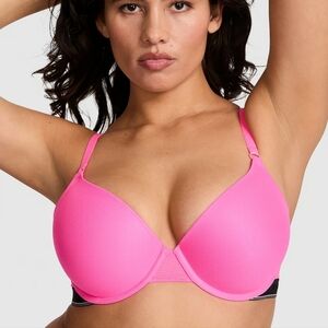 Pink VS T-shirt Lightly Lined Bra. Size: 36DD